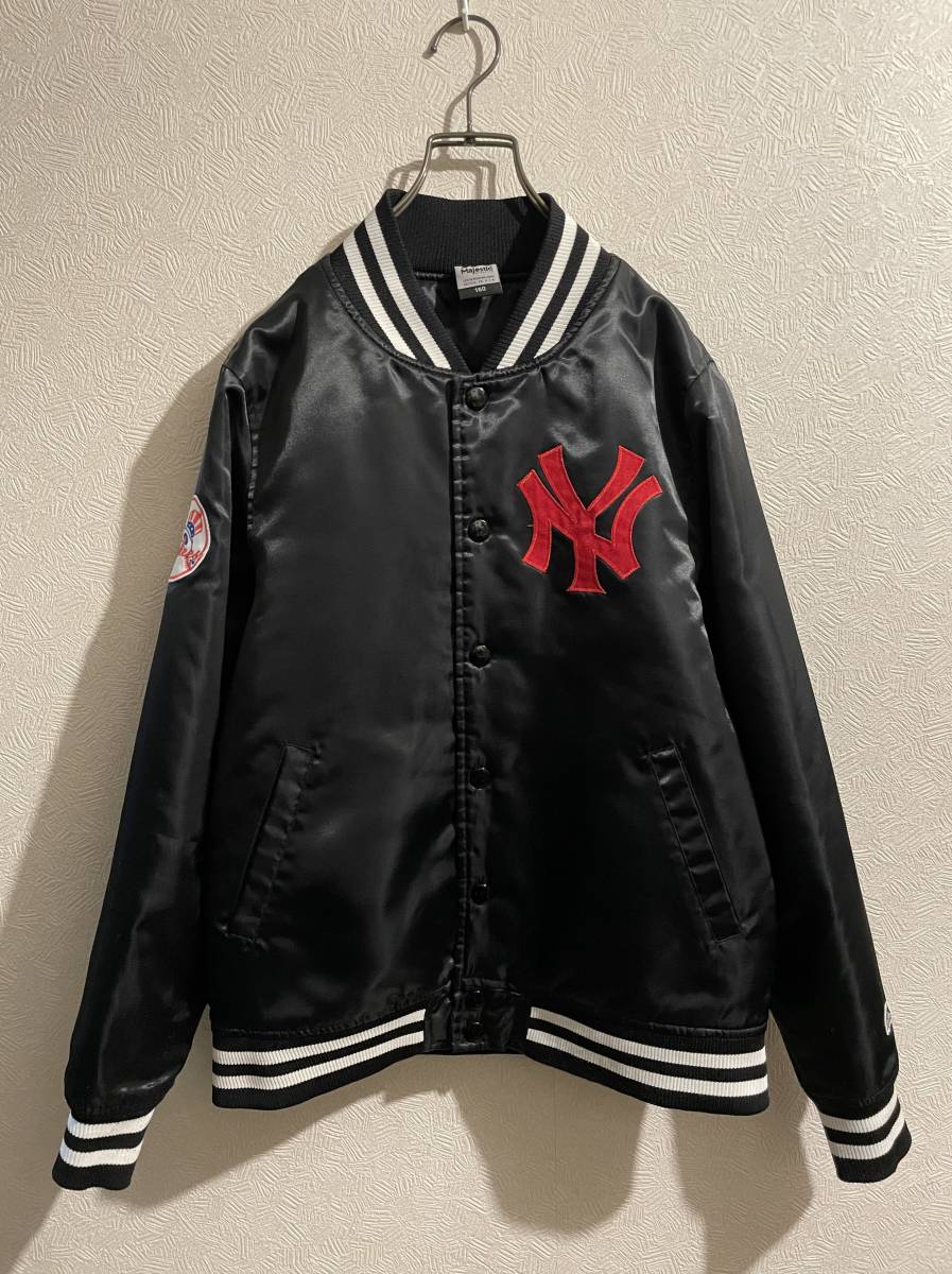 ◯ Majestic × NEW YORK YANKEES ロゴ スタジャン / マジェステック