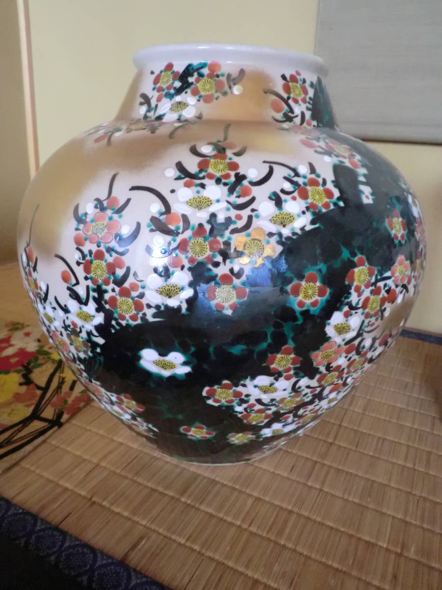 白峰 九谷焼 花瓶 特大サイズ 紅白梅 金彩 昭和50年代 共箱 高さ約３７センチ　花器_画像1