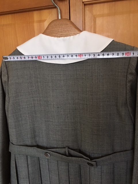 肩幅 約31cm