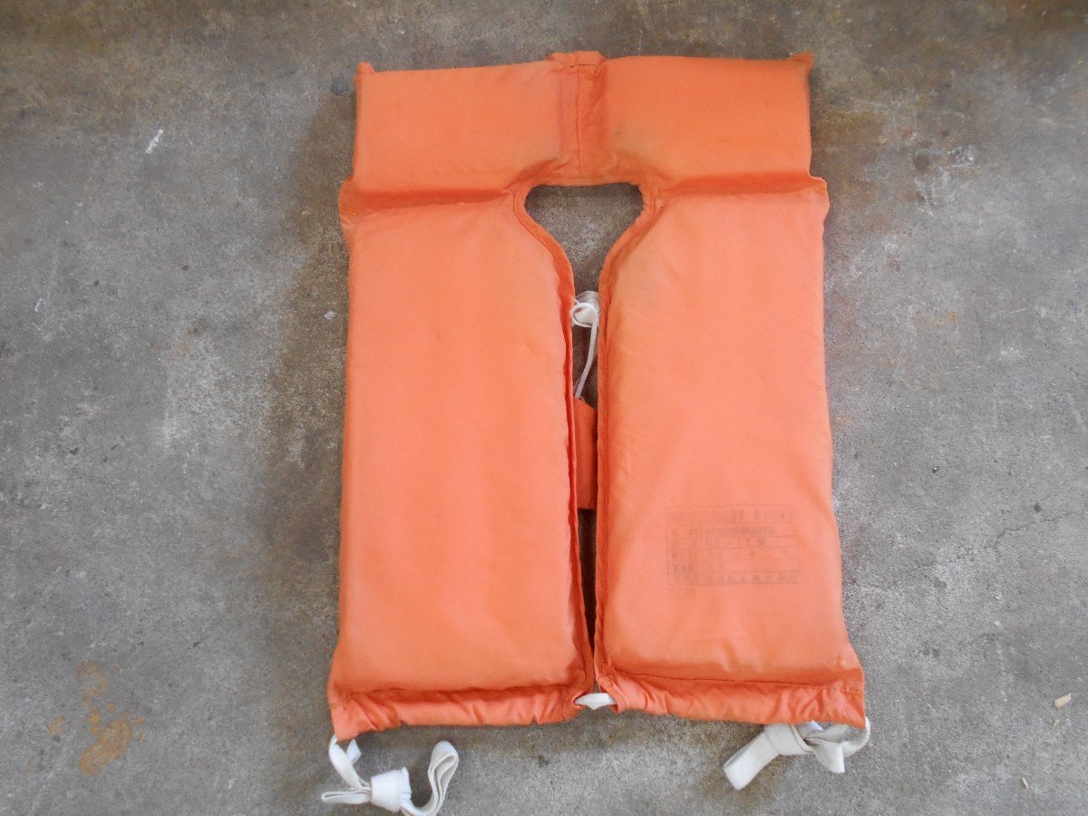 25-104 small size for ship life jacket . model transportation . approval Sakura Mark NS-17 type pipe attaching rental, legal fixtures, ship inspection etc. secondhand goods 