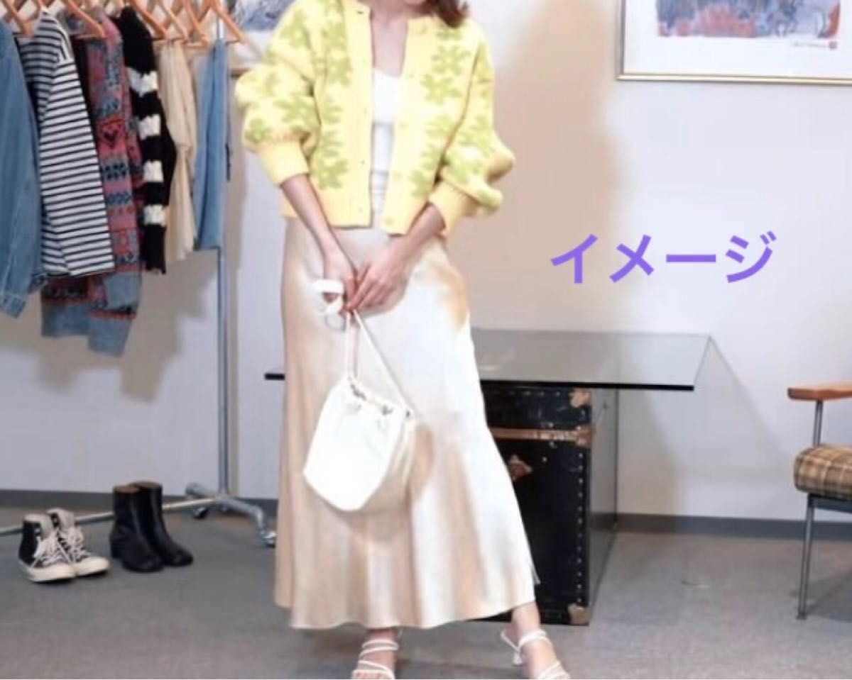 ZARA ザラフラワー ジャカードニットカーディガン 花柄ニット ZARA ザラフラワー ジャカードニットカーディガン 花柄ニット