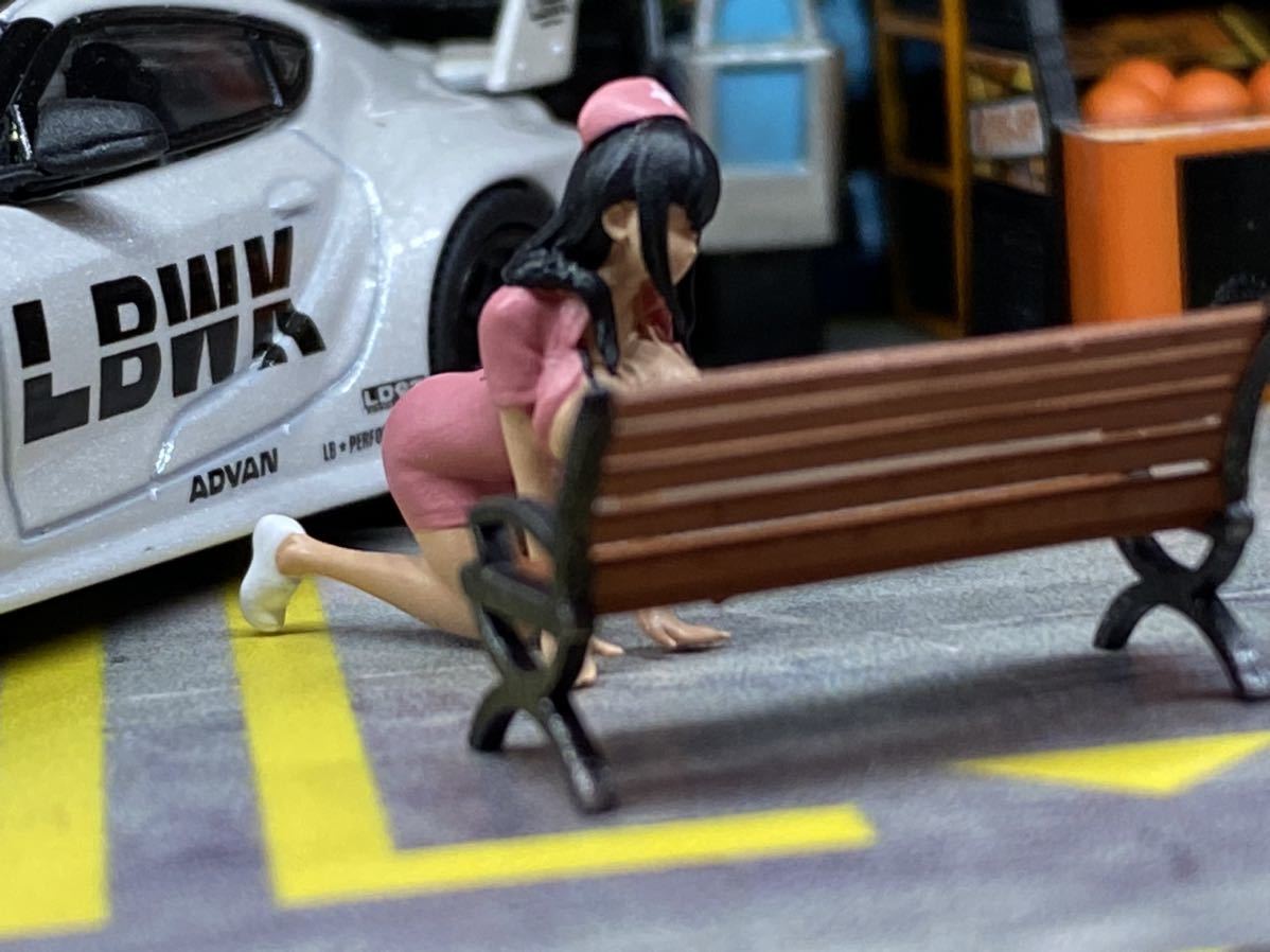 1/64 美人看護婦さん　美女　セクシーフィギュア　トミカサイズ　ジオラマ　日本未発売 ミニカー MATTELHot Wheels コスプレ_画像6