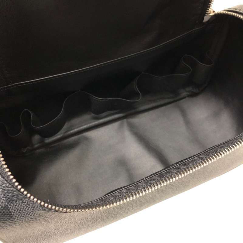 ルイ・ヴィトン LOUIS VUITTON トワレ・ポーチ ダミエグラフィット
