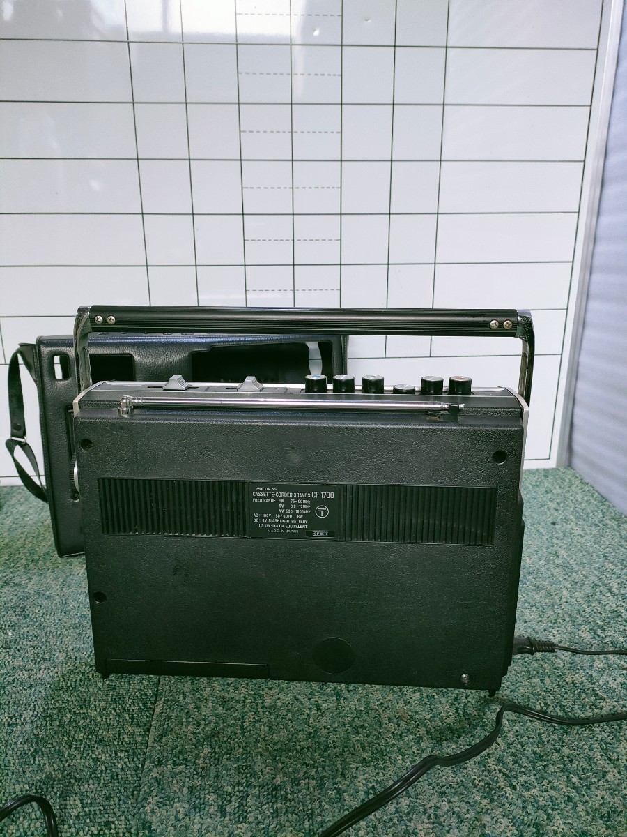 (中古現状、ジャンク、即発送)SONY CF-1700 ラジカセ 付属品 元箱付き[ソニー][Studio1700][RADIO CASSETTE RECORDER][昭和レトロ]_画像8