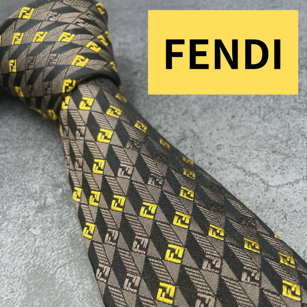 FENDI（フェンディ）ネクタイ ネイビー×イエロー シグネチャー柄