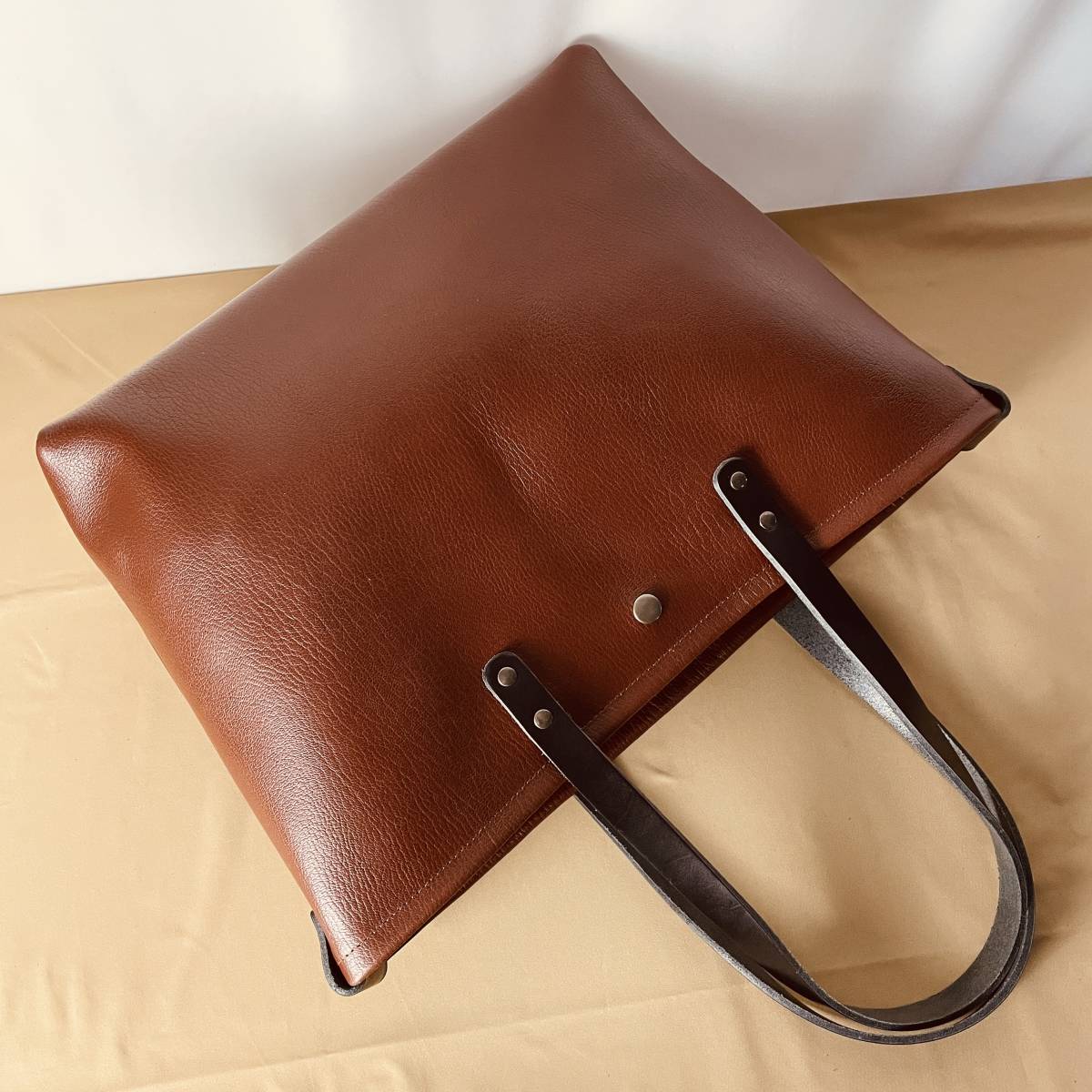 頑強なハンドメイド レザートートバッグ ブラウン Lサイズ 本革 ヌメ