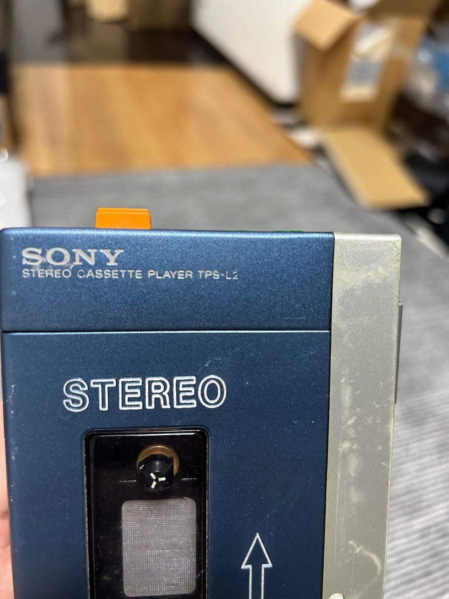 ソニー SONY 初代カセットウォークマン TPS-L2ジャンク 通電確認 ソニー SONY 初代カセットウォークマン TPS-L2ジャンク 通電確認
