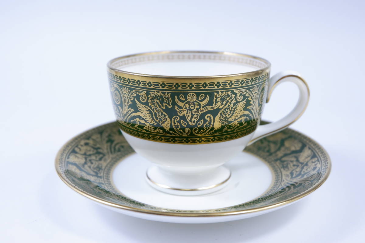 ウェッジウッド フロレンティーン グリーンゴールド カップ ＆ソーサー (リー) Wedgwood FLORENTINE 黒壺_画像1