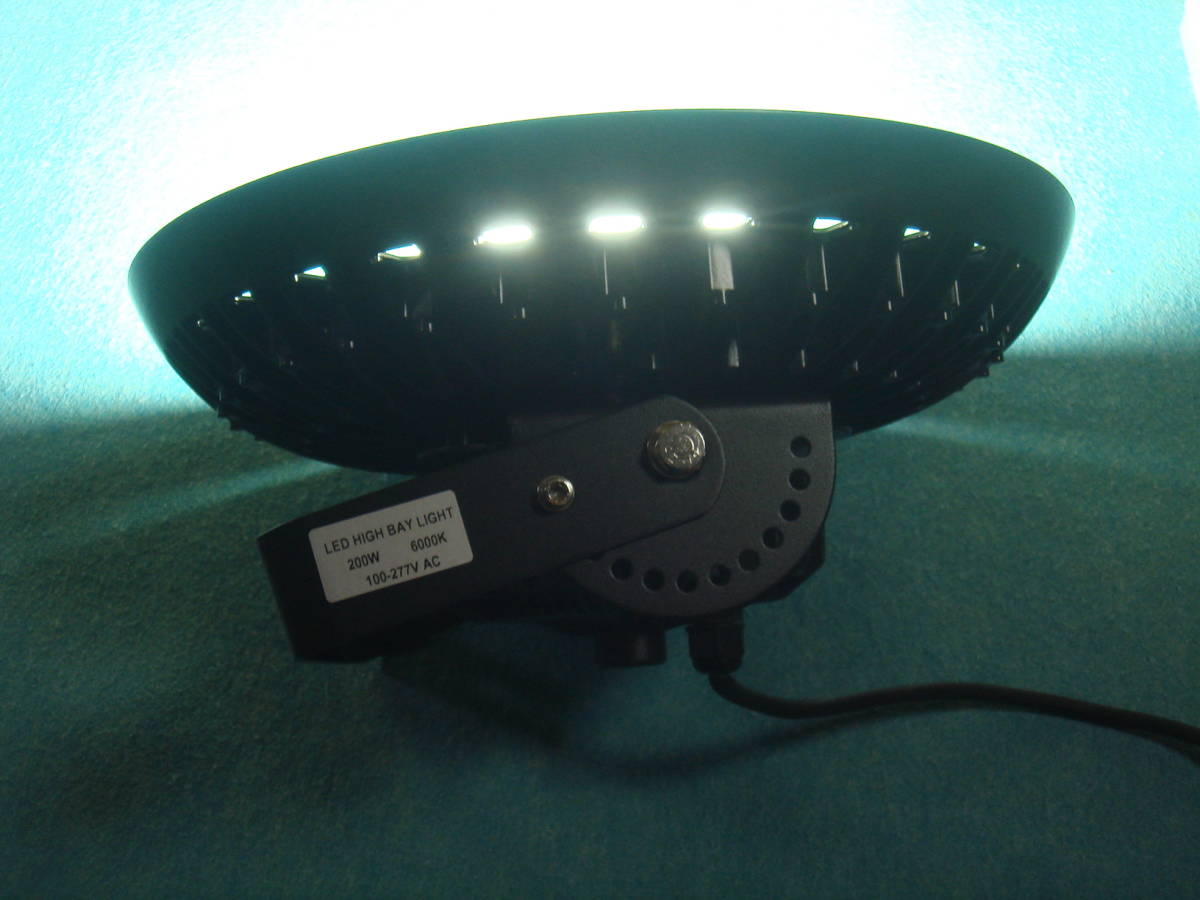 UFO type floodlight 200W led height ceiling lighting LED high luminance AC100-277V 6000K daytime light color height ceiling light high Bay light 