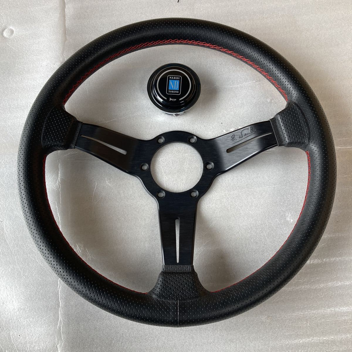Yahoo!オークション - ナルディ NARDI クラシック 33φ ディープ Yahoo!オークション - ナルディ NARDI クラシック 33φ ディープ
