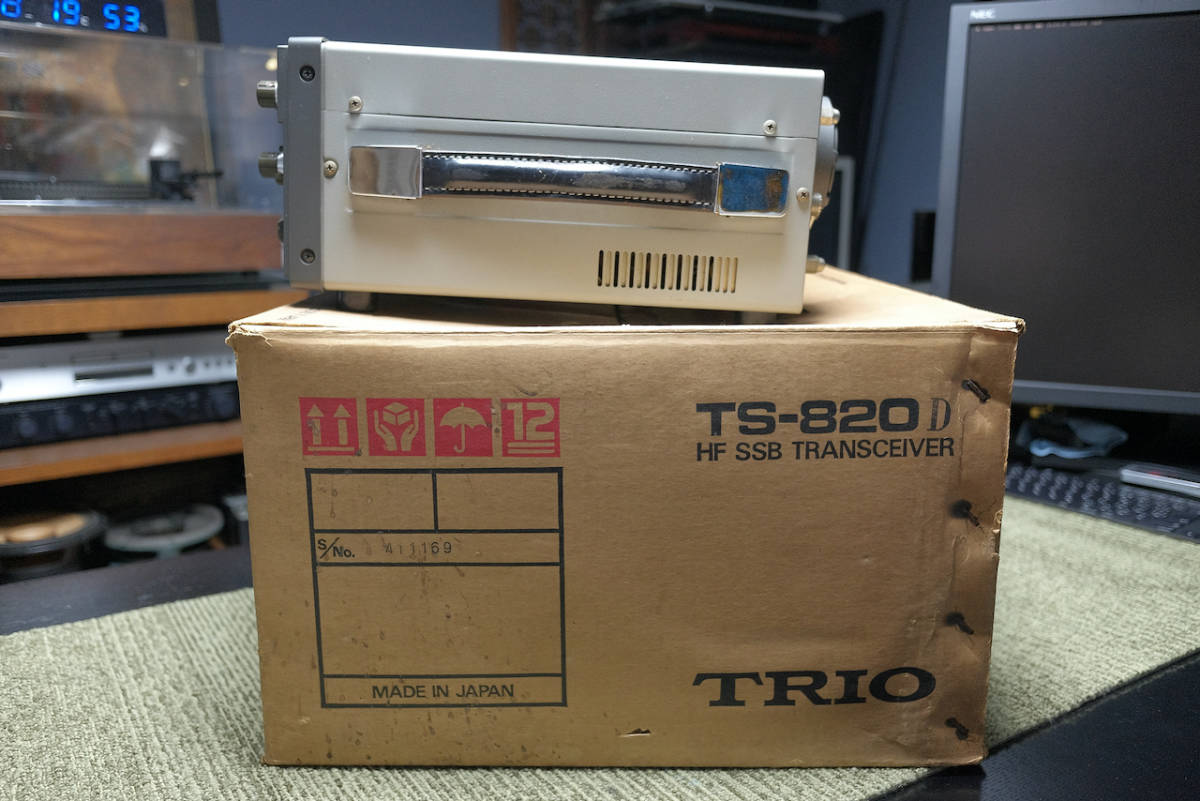 TRIO トリオ 無線機 トランシーバー TS-820D / SSB TRANSCEIVER アマチュア無線 現状品 ジャンク_画像4
