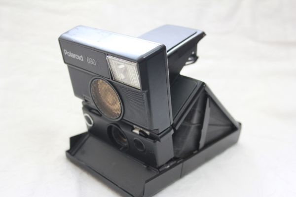 ヤフオク! - POLAROID ポラロイド690