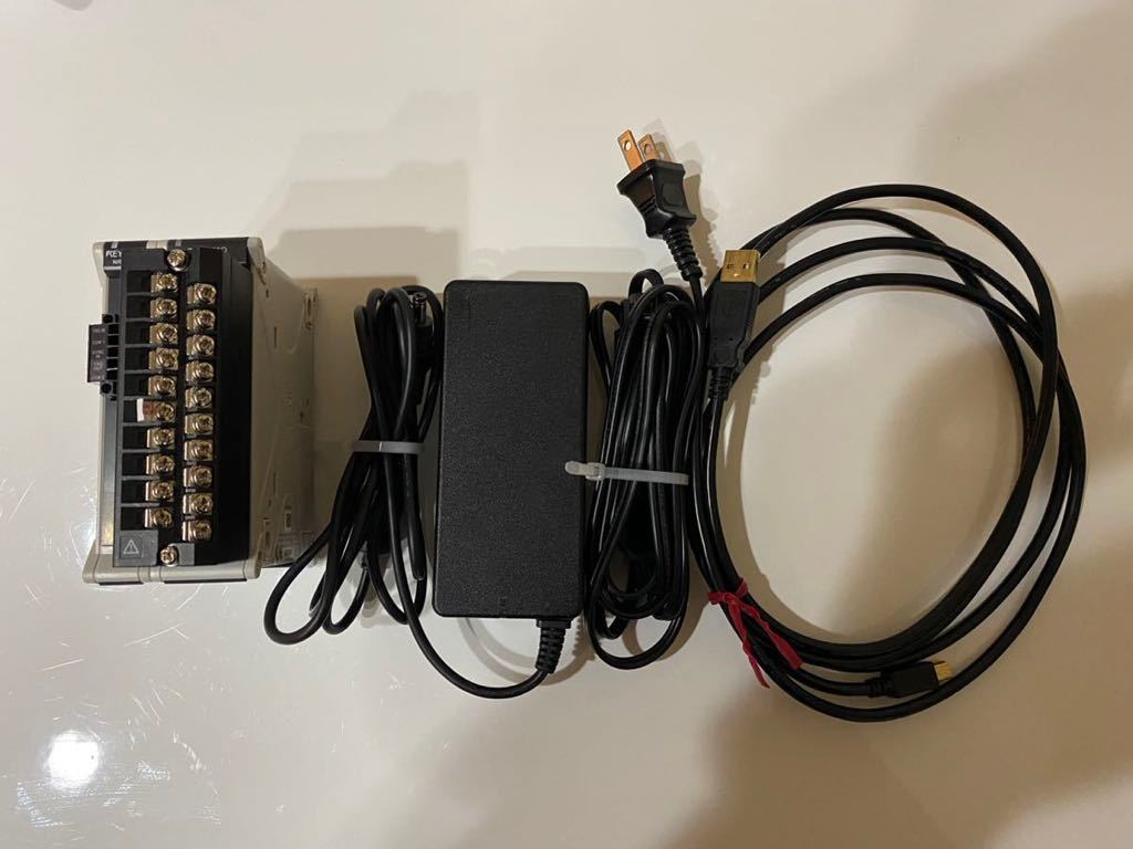 新品同様 KEYENCE NR-500 NR-TH08 マルチ入力データロガー 温度・電圧