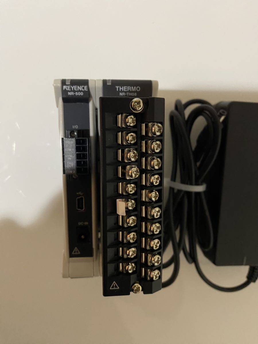 新品同様 KEYENCE NR-500 NR-TH08 マルチ入力データロガー 温度 新品同様 KEYENCE NR-500 NR-TH08 マルチ入力データロガー 温度