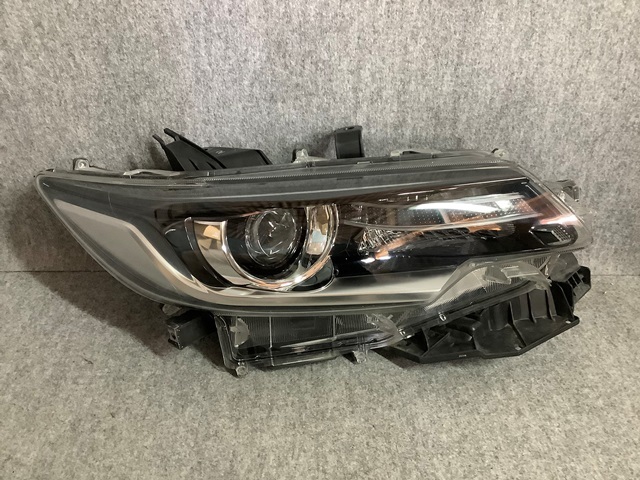 プレミオ NZT260 右 LED-