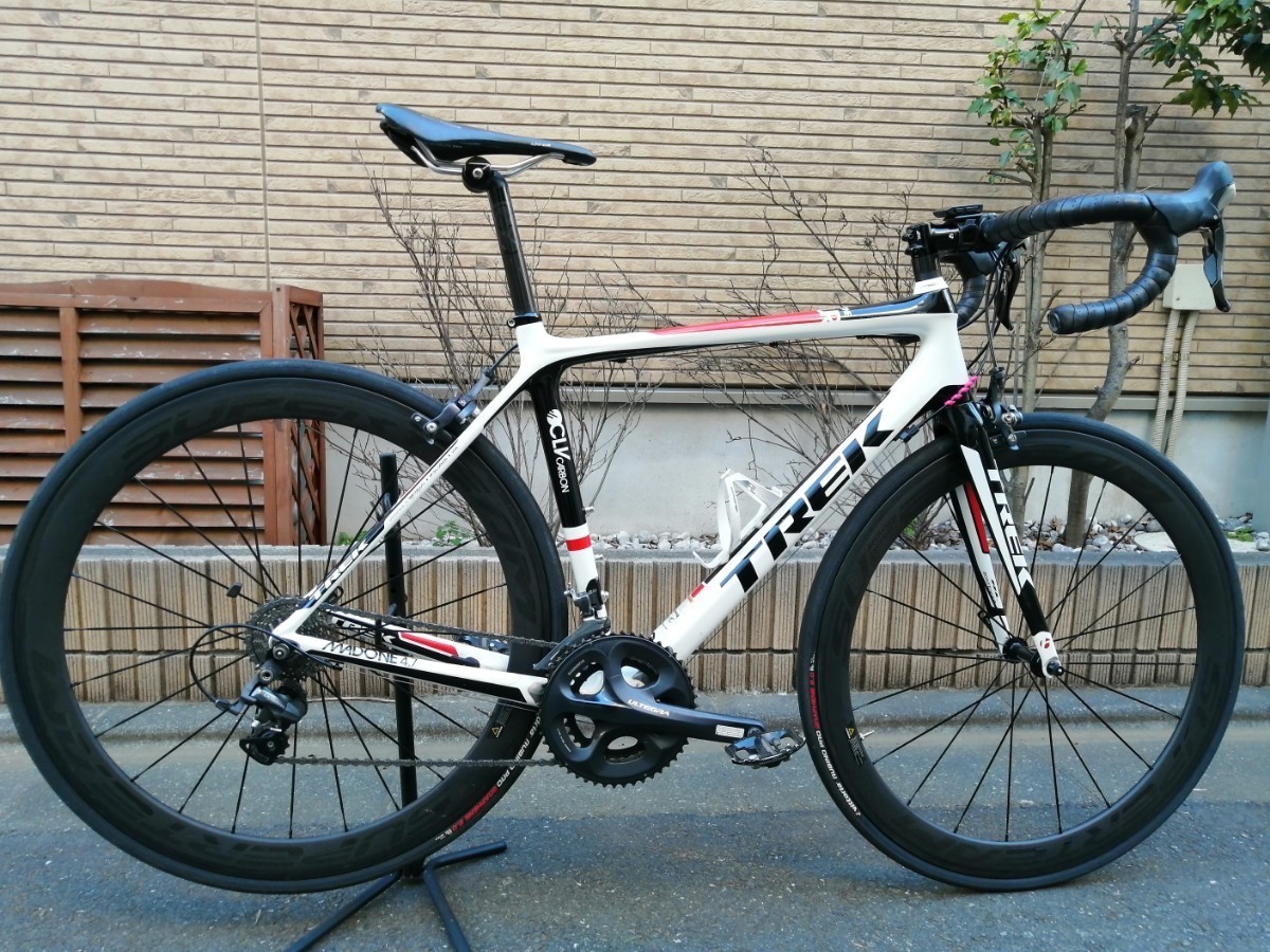 トップトップTREK MADONE 4.7（マドン 4.7）カーボン 52 自転車本体