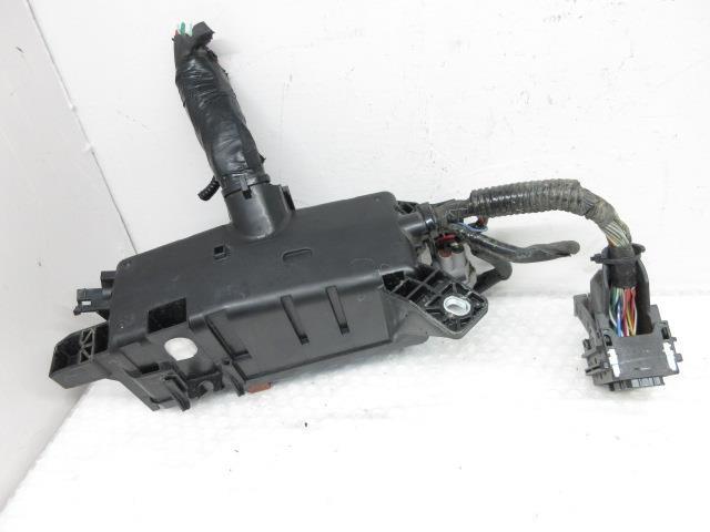 29年 エブリィワゴン ABA-DA17W (7)ヒューズボックス 右シート下 29年 エブリィワゴン ABA-DA17W (7)ヒューズボックス 右シート下