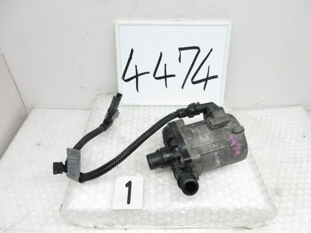 (1)ウォーターポンプ BMW 750i ABA-KA44 F01 182457 4474_画像2