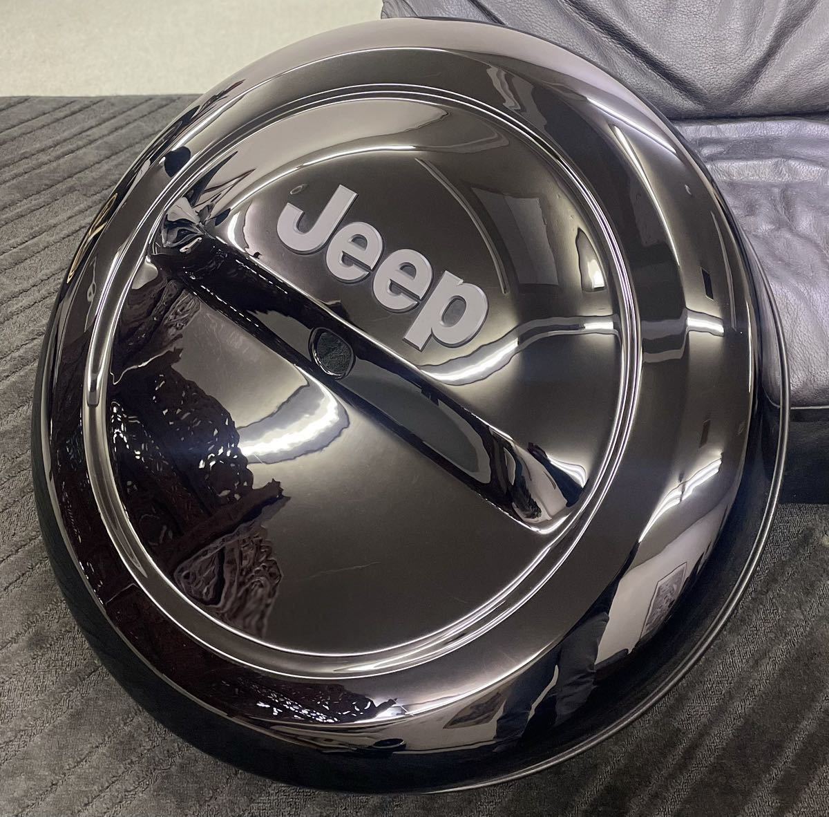 ☆JLラングラー純正品 スペアタイヤハードカバー(ブラック) Jeep純正部品 JL36S JL20L パーツ オプション ラングラー ラゲッジフルカバー Jeep純正部品 JL36S JL20L パーツ オプション