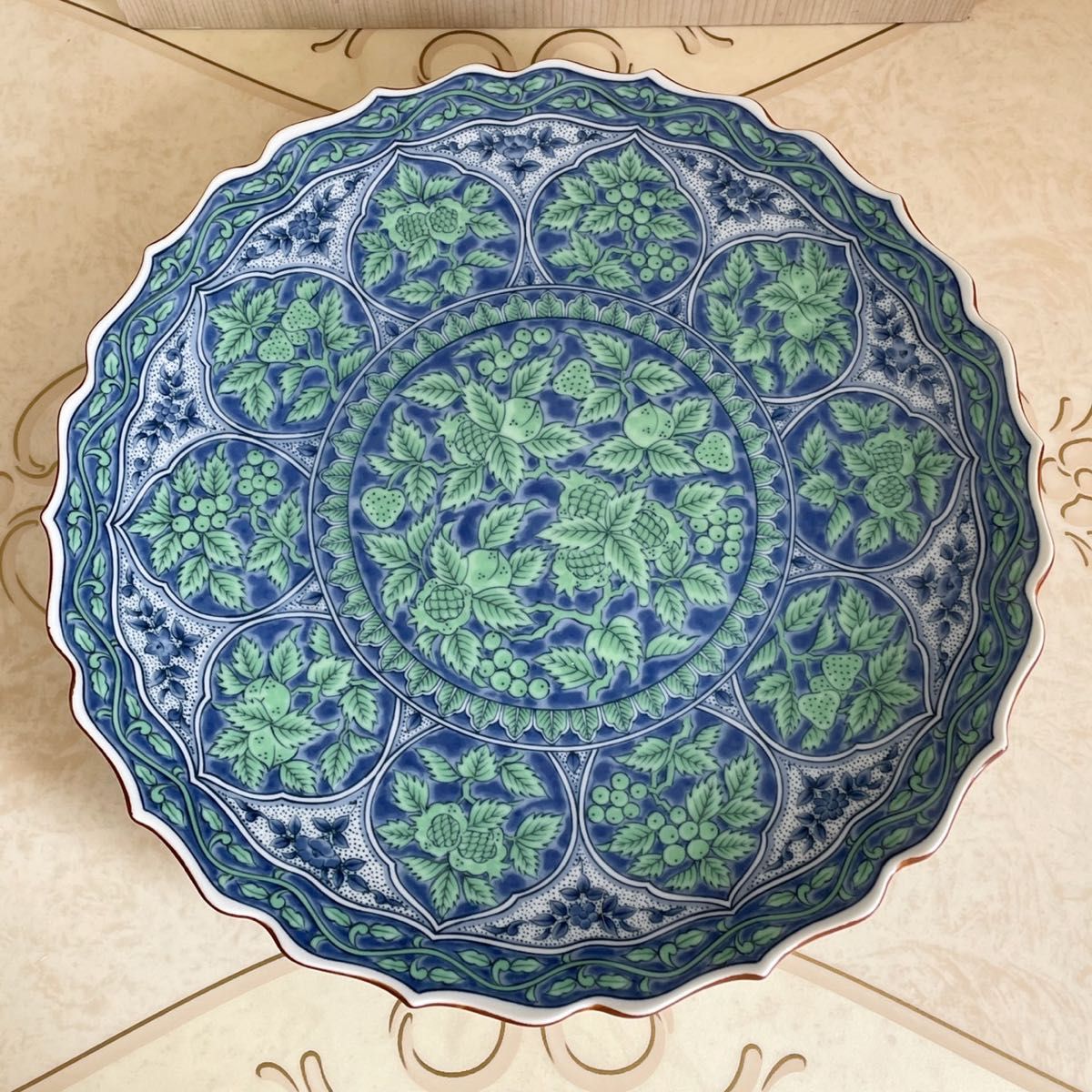 前畑陶器 庫山窯 青華緑彩 大皿 桐箱付 和食器 色絵 古伊万里 前畑陶器 庫山窯 青華緑彩 大皿 桐箱付 和食器 色絵 古伊万里