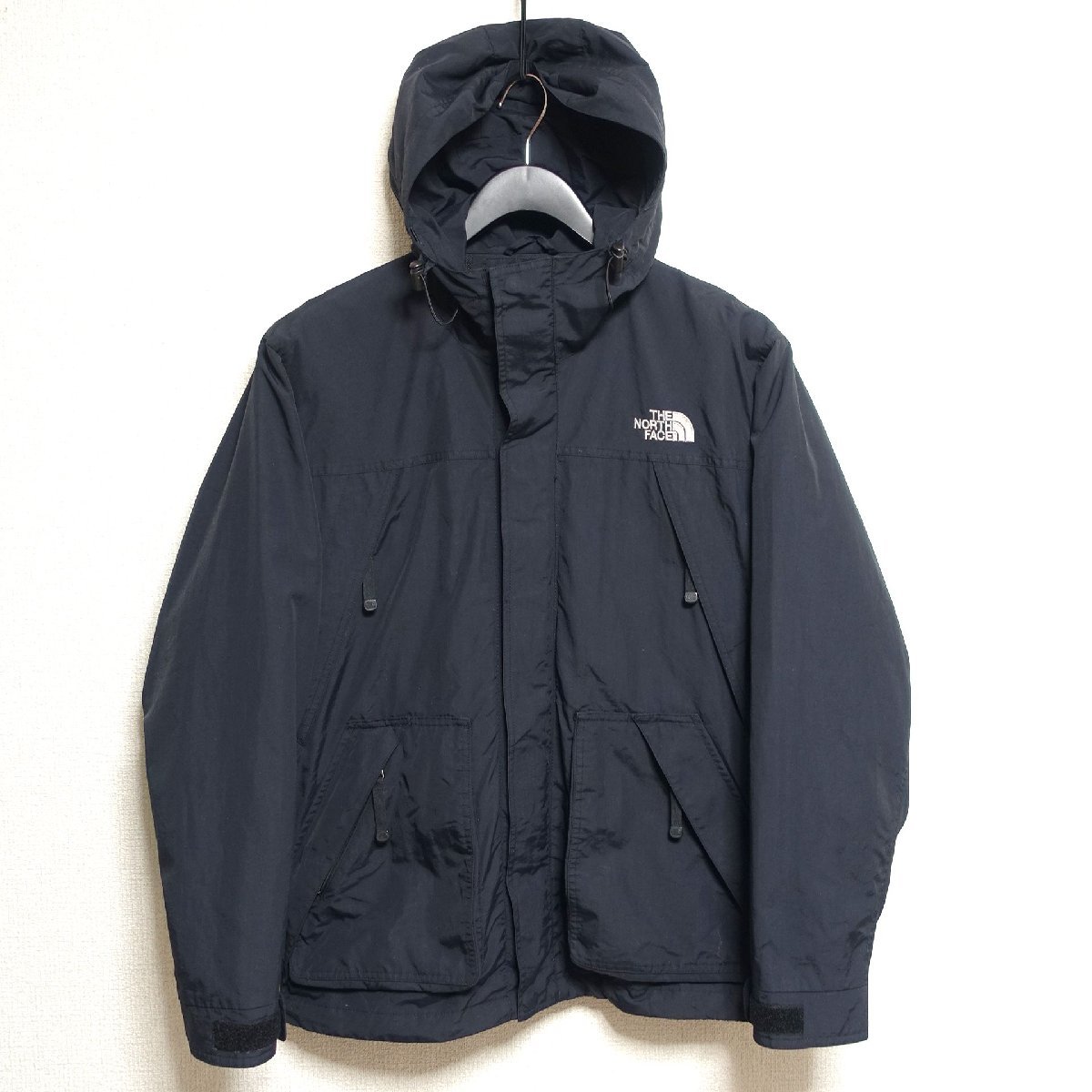 THE NORTH FACE ノースフェイス マウンテンパーカー メンズ Sサイズ 正規品 ブラック A2656の画像1