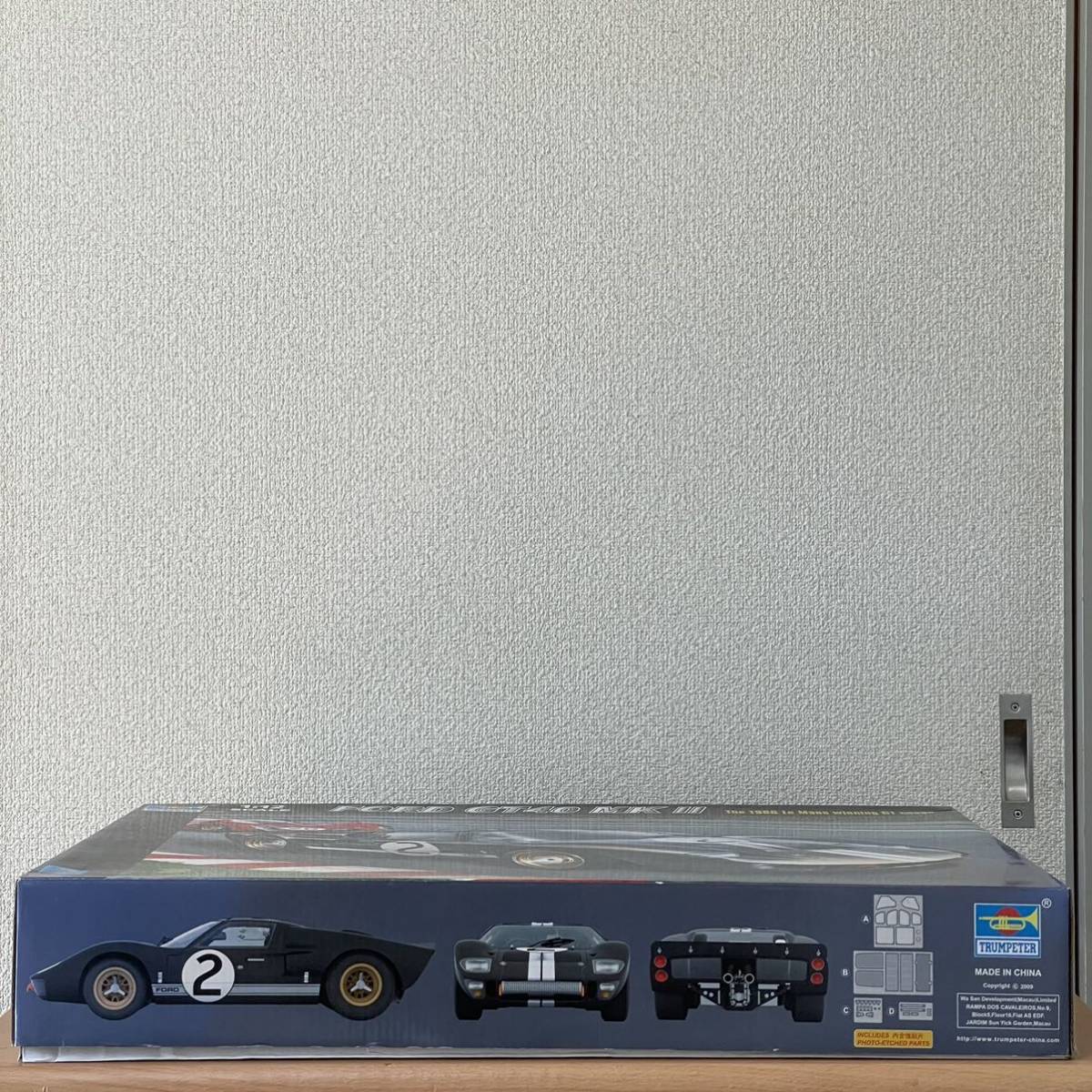 ヤマト】 【未組立品】TRUMPETER FORD GT40 MK Ⅱ 1966 1/12