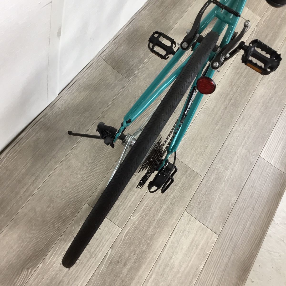 700C 6段ギア クロスバイク 自転車 (824) ターコイズブルー 車体番号不明 未使用品■_画像6