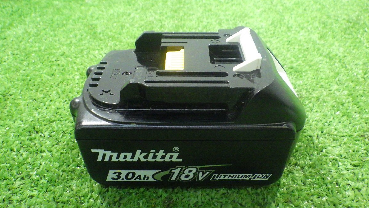 充電回数9回! マキタ バッテリー BL1830B 3.0Ah 18V 充電式工具 Makita 中古品_画像3