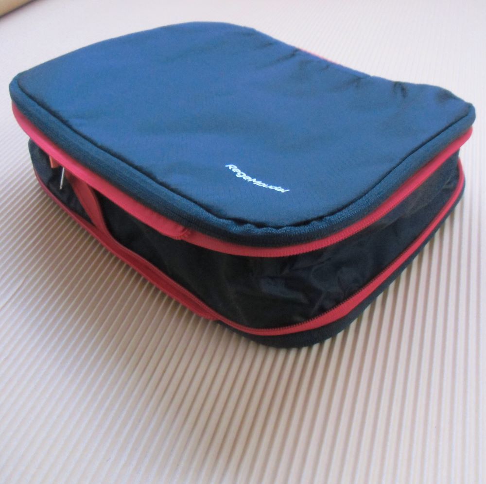 RegeMoudal clothes storage * compression case black × red travel . business trip in case of. clothing. adjustment .