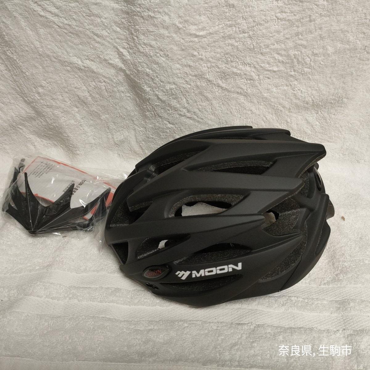 サイクリングヘルメット　MOON　ブラック　Mサイズ