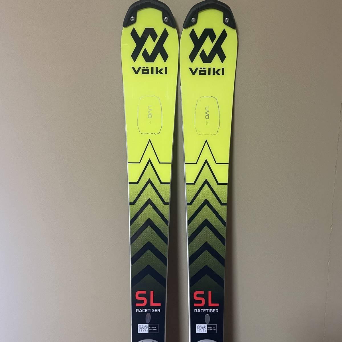 VOLKLフォルクルRACETIGER WC COMP SL 165cm | horizontedemontania.com.ar