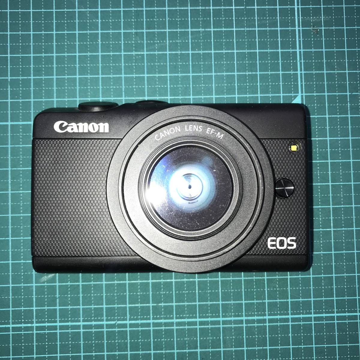 Yahoo!オークション - キャノン Canon EOS M レッド 店頭展示