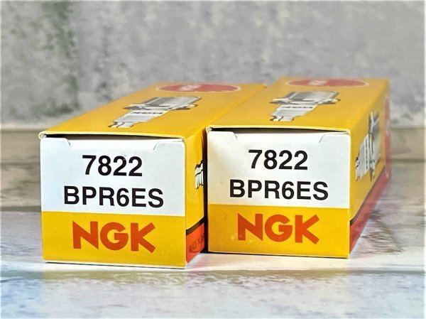 ＮＧＫ　ＢＰＲ６ＥＳ　２本セット　モトグッチ　カリフォルニア・チタニウム、アルミニウム　適合　新品！_画像1