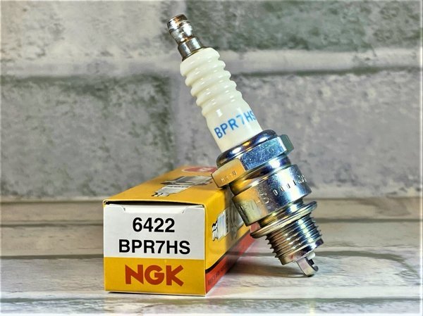 ＮＧＫ　ＢＰＲ７ＨＳ　２本セット　スズキ　ストリートマジック、Ⅱ　ＣＦ１２Ａ　９８ー　適合　新品！_画像2