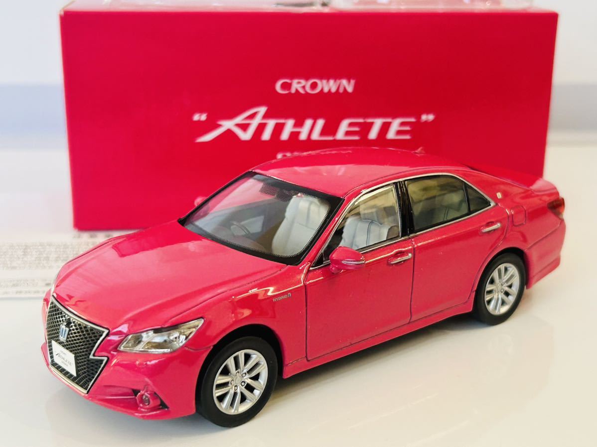 即決 1/30 サンプルミニカー トヨタ クラウンアスリート ピンク