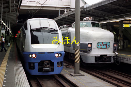 [鉄道写真] E653系フレッシュひたち＆クハ481-32ひたち 常磐線(1002)_画像1