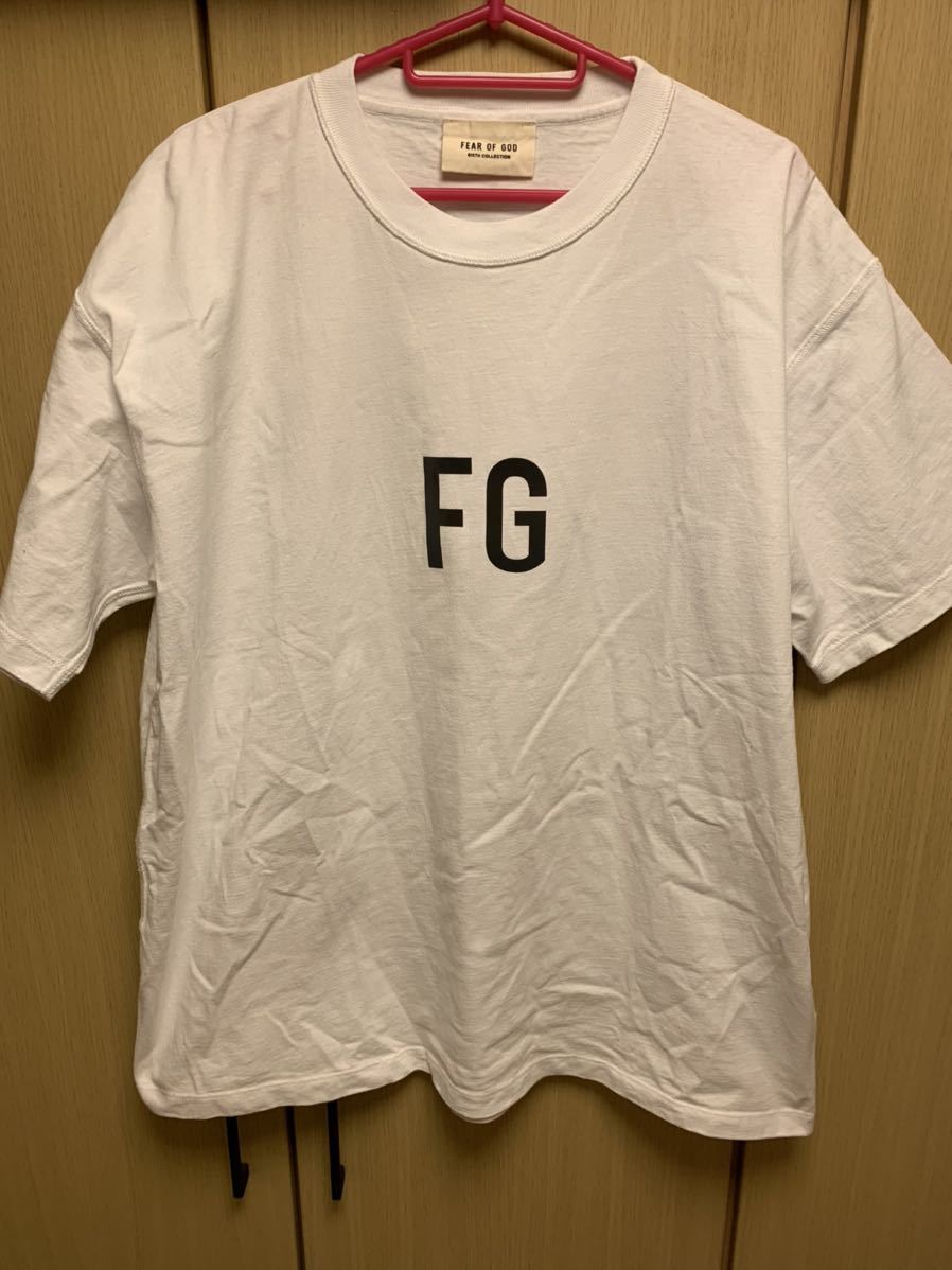 新しい季節 白 Tシャツ インサイドアウト クルーネック ロゴ FG
