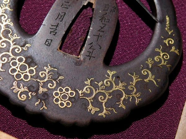 肥後の名品鍔!! 宮崎貞彦在銘 神吉楽寿 西垣勘四郎写し 肥後の名品鍔!! 宮崎貞彦在銘 神吉楽寿 西垣勘四郎写し