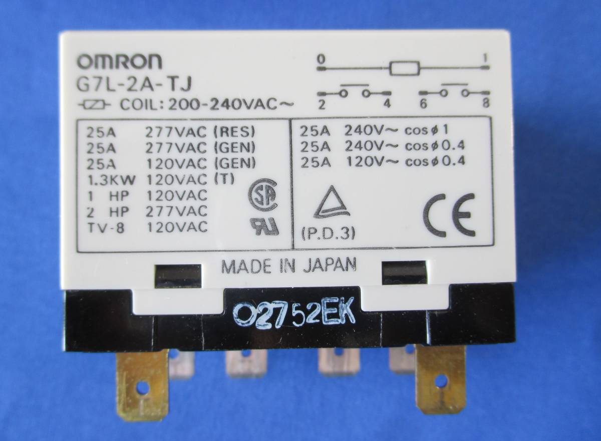 300円～！OMRON　パワーリレー　G7L-2A-TJ　200-240VAC（金具付）_画像2