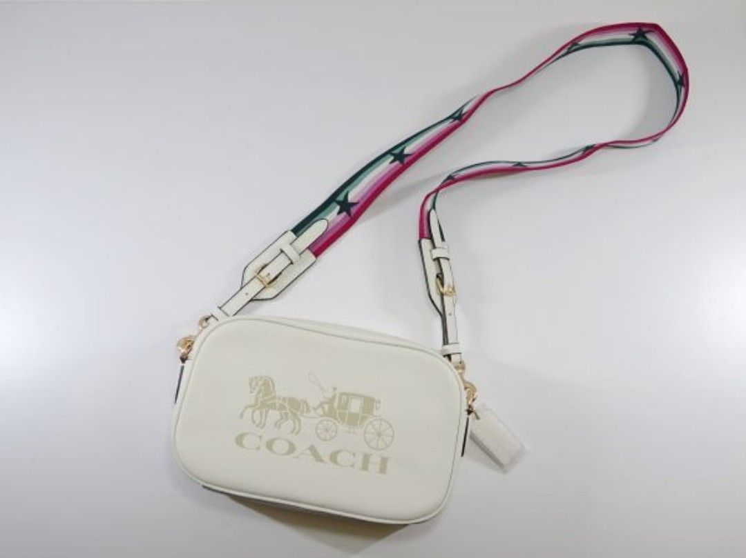 新品 未使用 COACH コーチ ショルダーバッグ ホワイト 型押し 馬車