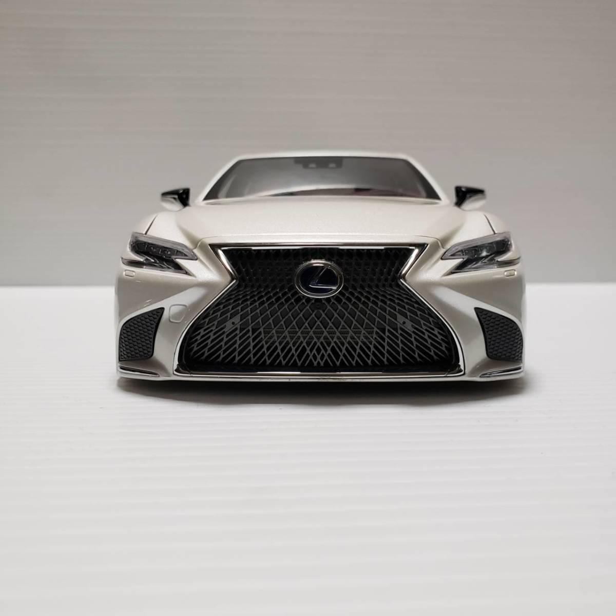 1/18AUTOart LEXUSオートアート LS500h カスタム仕様 最新のデザイン