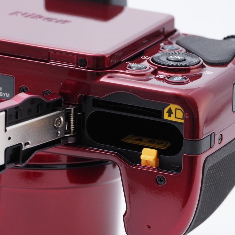 Nikon ニコン デジタルカメラ P600 光学60倍 1600万画素 レッド Nikon ニコン デジタルカメラ P600 光学60倍 1600万画素 レッド