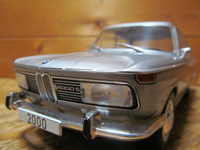 《全国一律送料800円》◇超希少 １／１８ BMW2000 Tilux type121　銀色 BMW_掲載写真は他の同型モデルを流用致しました