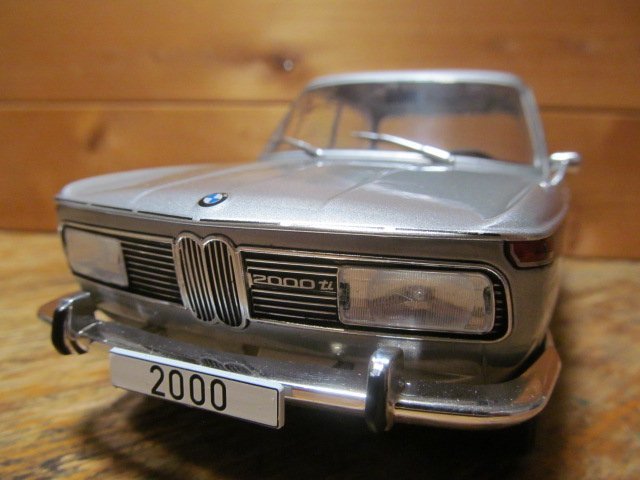 《全国一律送料800円》◇超希少 １／１８ BMW2000 Tilux type121　銀色 BMW_掲載写真は他の同型モデルを流用致しました