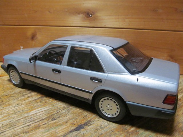 { nationwide equal postage 800 jpy }* super rare 1|18 Mercedes Benz W124 silver color 1984 year Benz W124