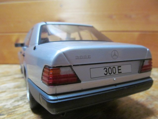 { nationwide equal postage 800 jpy }* super rare 1|18 Mercedes Benz W124 silver color 1984 year Benz W124