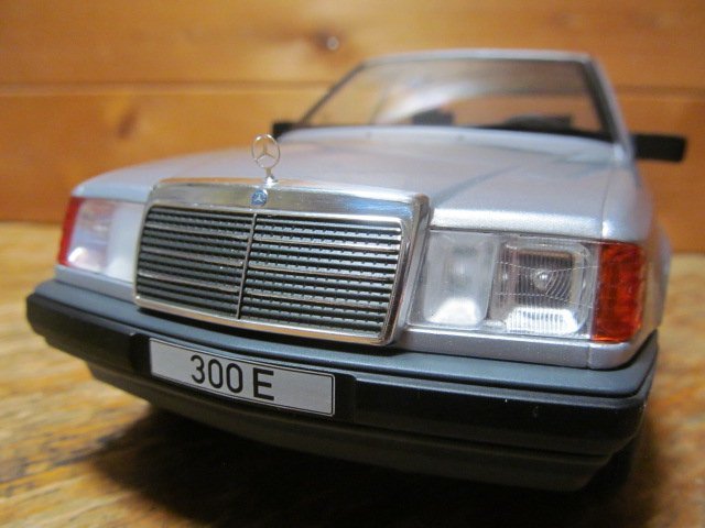 { nationwide equal postage 800 jpy }* super rare 1|18 Mercedes Benz W124 silver color 1984 year Benz W124