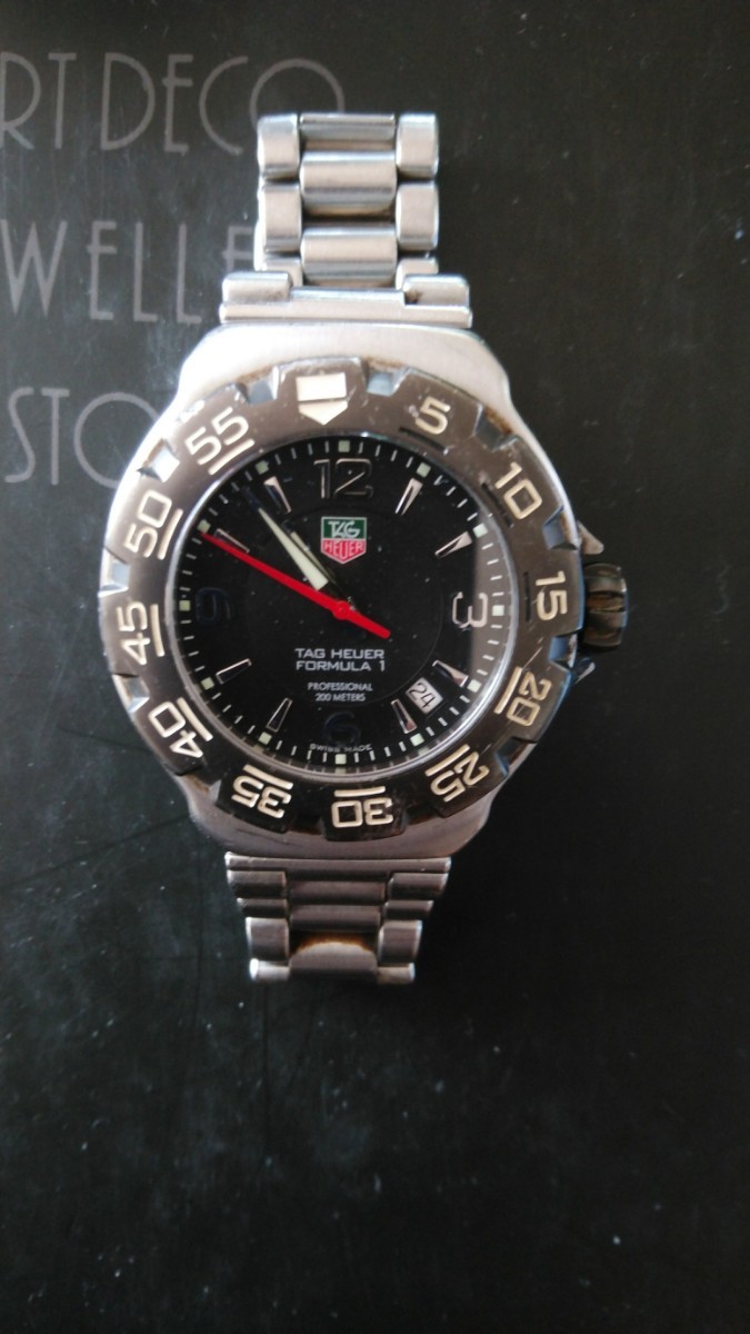 タグホイヤー QZ WAC1110 フォーミュラ1 プロフェッショナル200M デイト 黒文字盤 メンズ腕時計