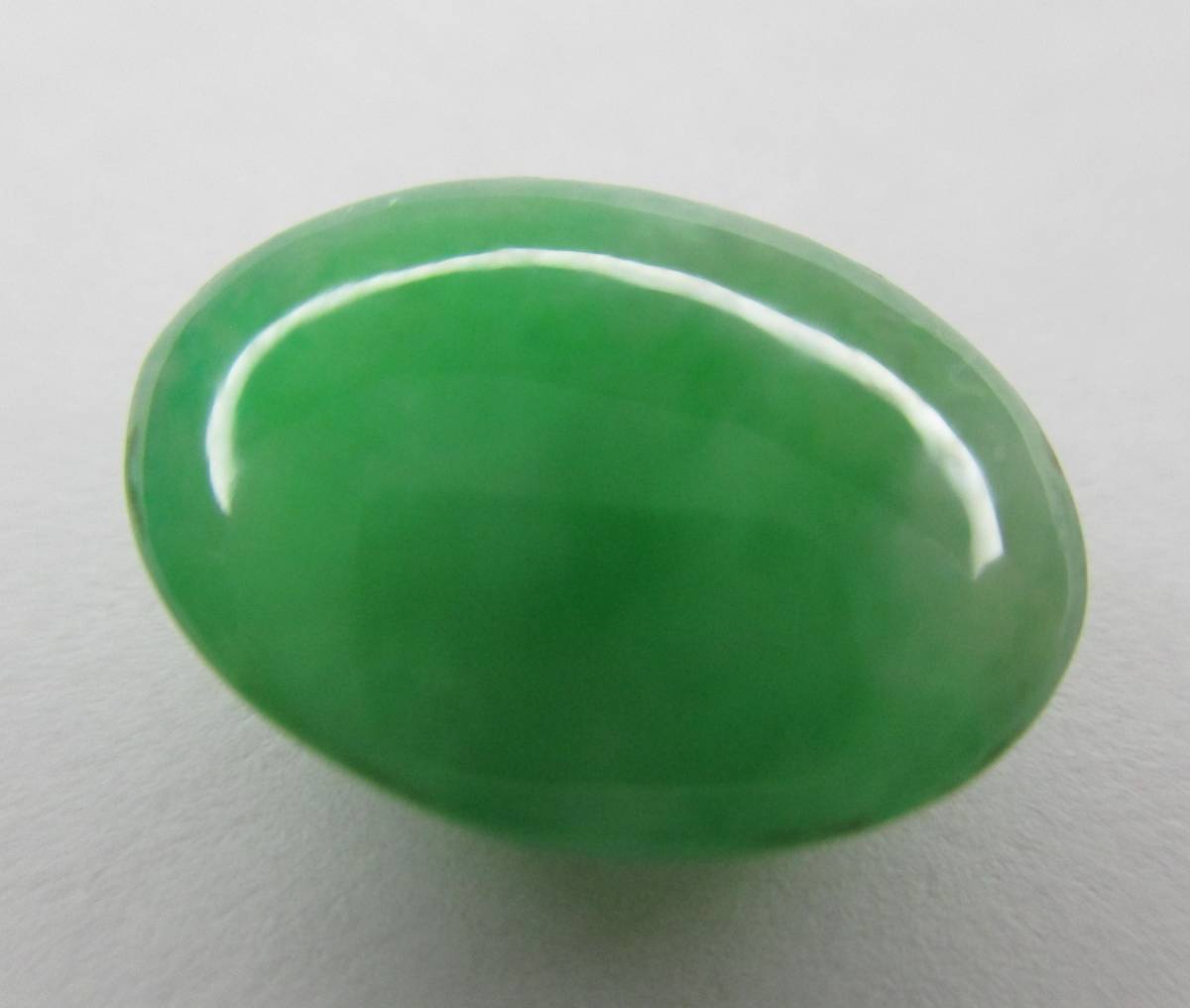 J-94　ヒスイ　翡翠　ストーン　宝石　ルース　7.60ct