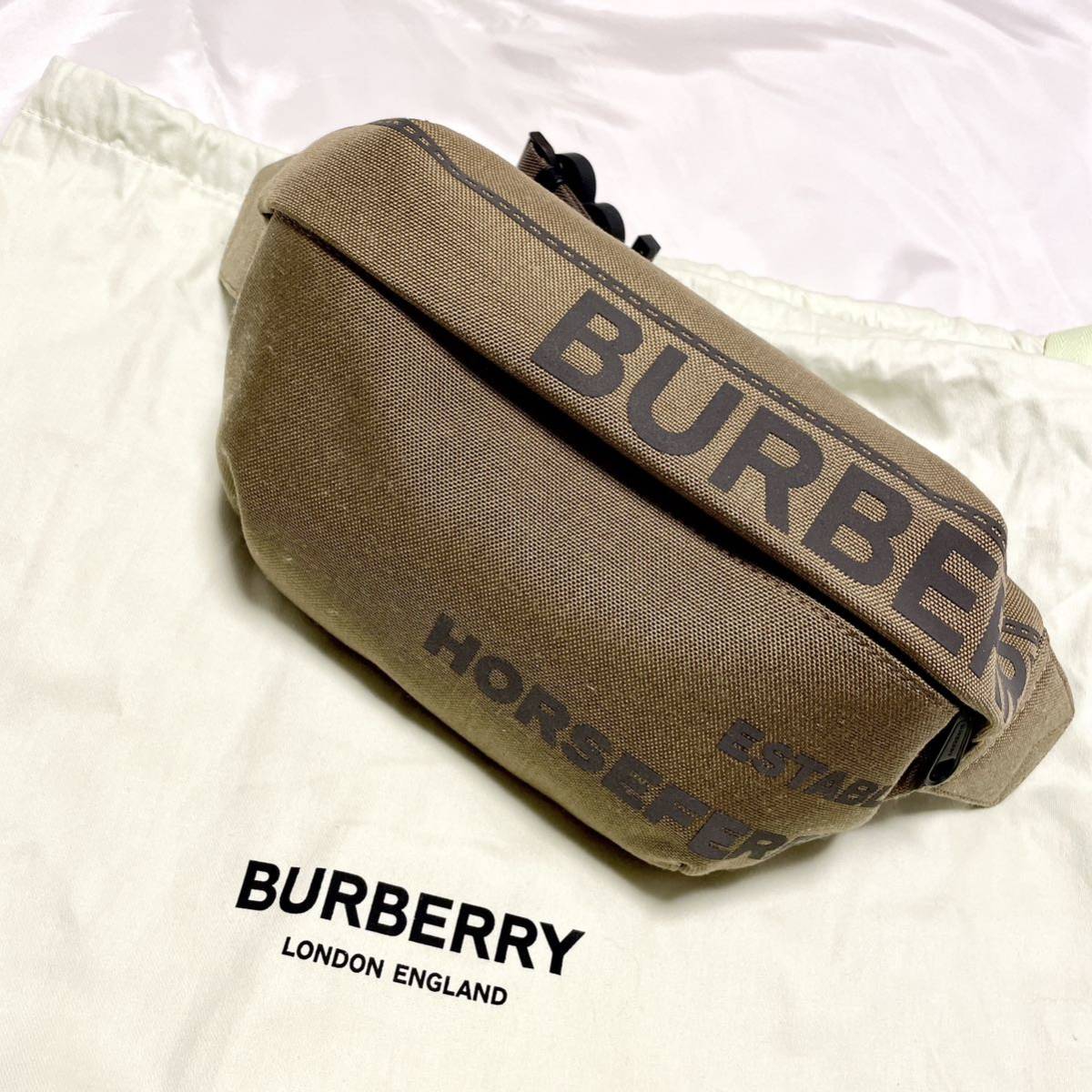 ✨人気✨BURBERRY バーバリー✨ウエストポーチ ボディバッグ ロゴプリント